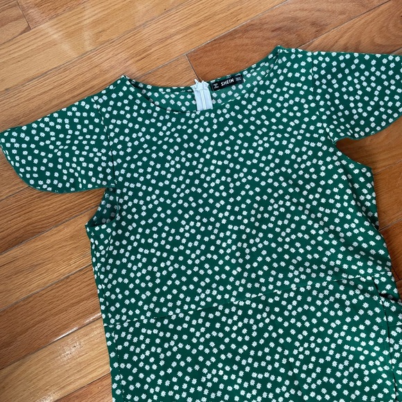 🎉 3/$10 - Green Floral Print Tie Dress - Picture 1 of 3
